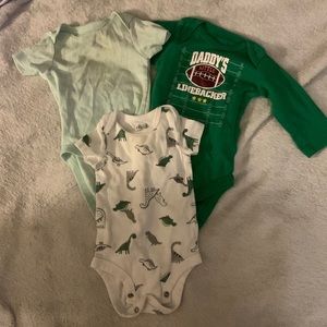 💜💜 3 green onesies